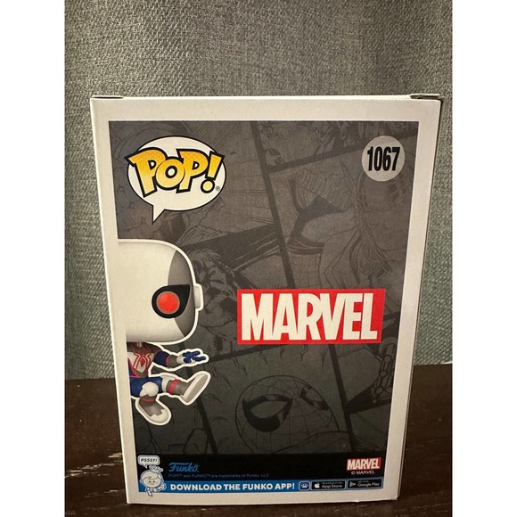 Spider-Man (Bug-Eyes Armor) 1067 2022 Winter Convention Exclusive Funko Pop - Picture 3 of 6
